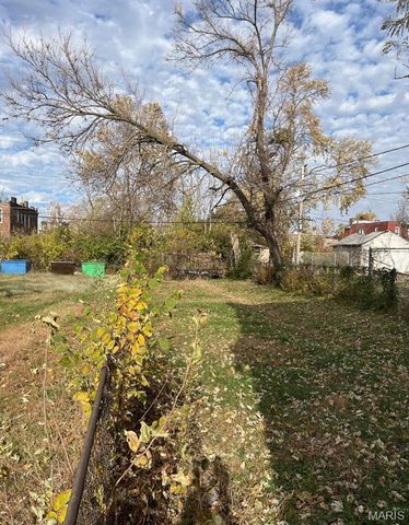 2111 E College Avenue, St Louis, MO 63107