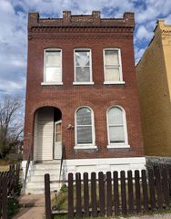 2111 E College Avenue, St Louis, MO 63107