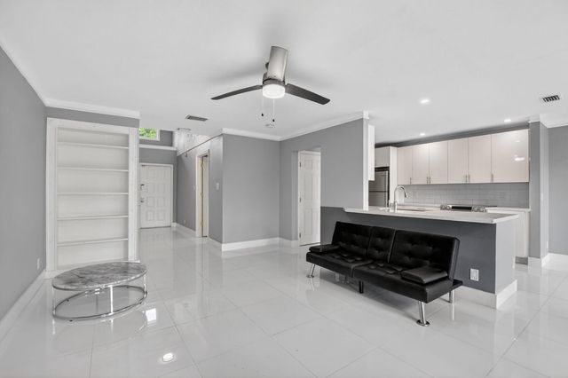 6773 Boca Pines Trail, Boca Raton, FL 33433