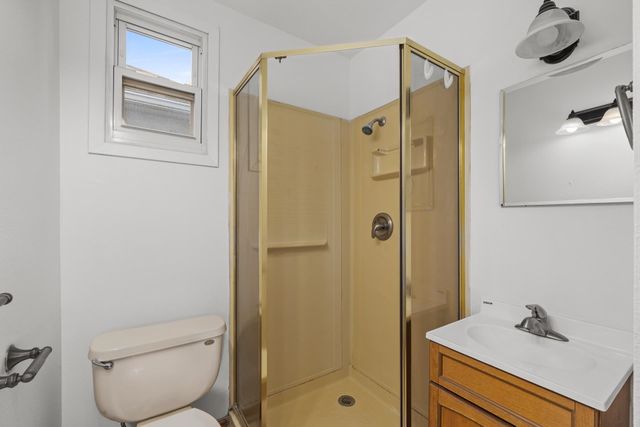 224 SE 11th Ave, Minot, ND 58701