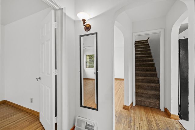 224 SE 11th Ave, Minot, ND 58701