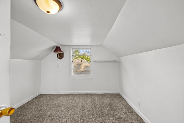 224 SE 11th Ave, Minot, ND 58701