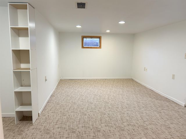 224 SE 11th Ave, Minot, ND 58701