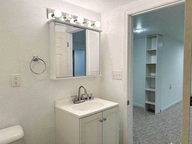 224 SE 11th Ave, Minot, ND 58701