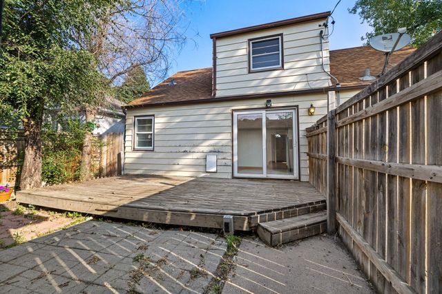 224 SE 11th Ave, Minot, ND 58701