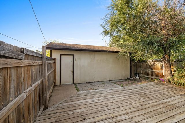 224 SE 11th Ave, Minot, ND 58701