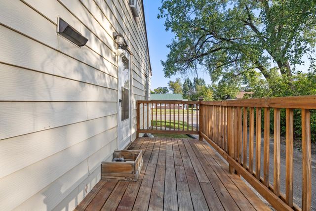 224 SE 11th Ave, Minot, ND 58701