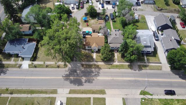 224 SE 11th Ave, Minot, ND 58701