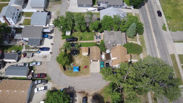 224 SE 11th Ave, Minot, ND 58701