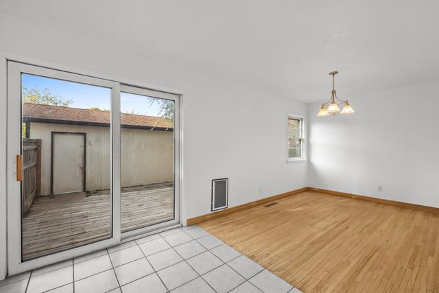 224 SE 11th Ave, Minot, ND 58701