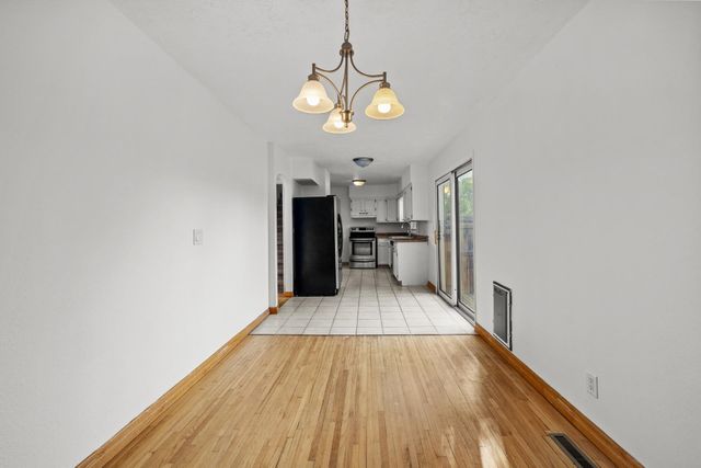 224 SE 11th Ave, Minot, ND 58701