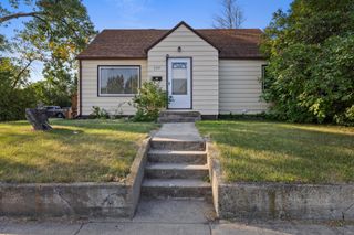 224 SE 11th Ave, Minot, ND 58701