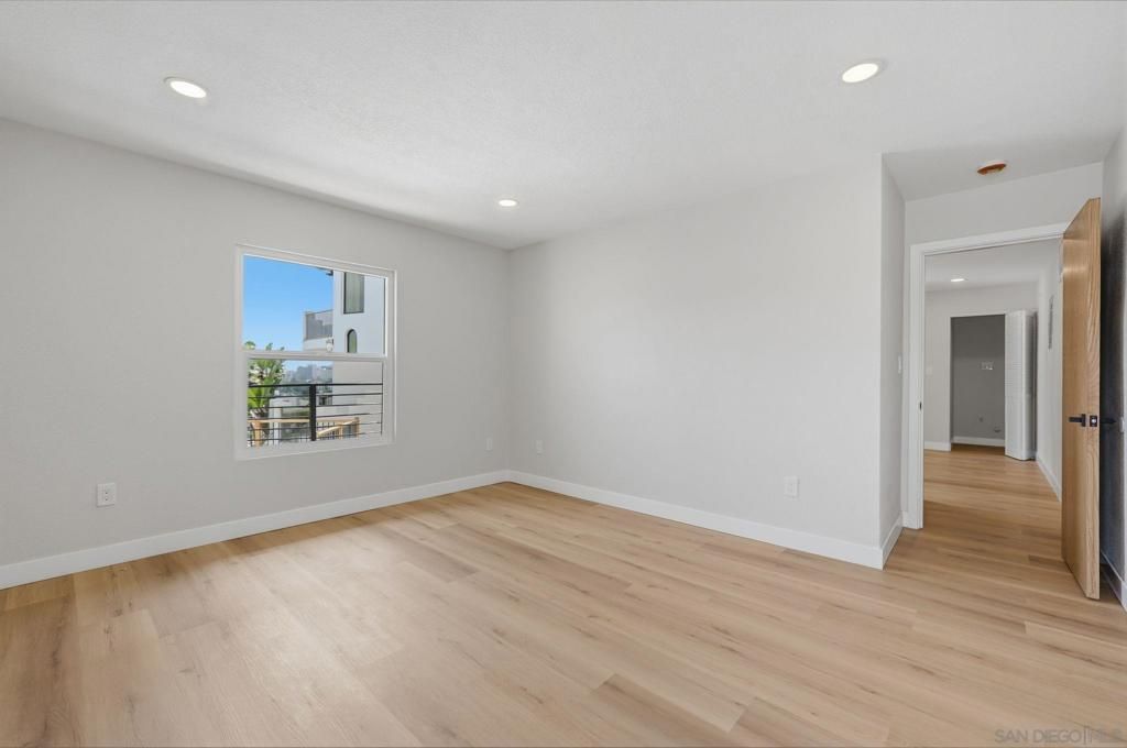 Image 26 of property listing at 3344 Goldfinch St, San Diego, CA 92103