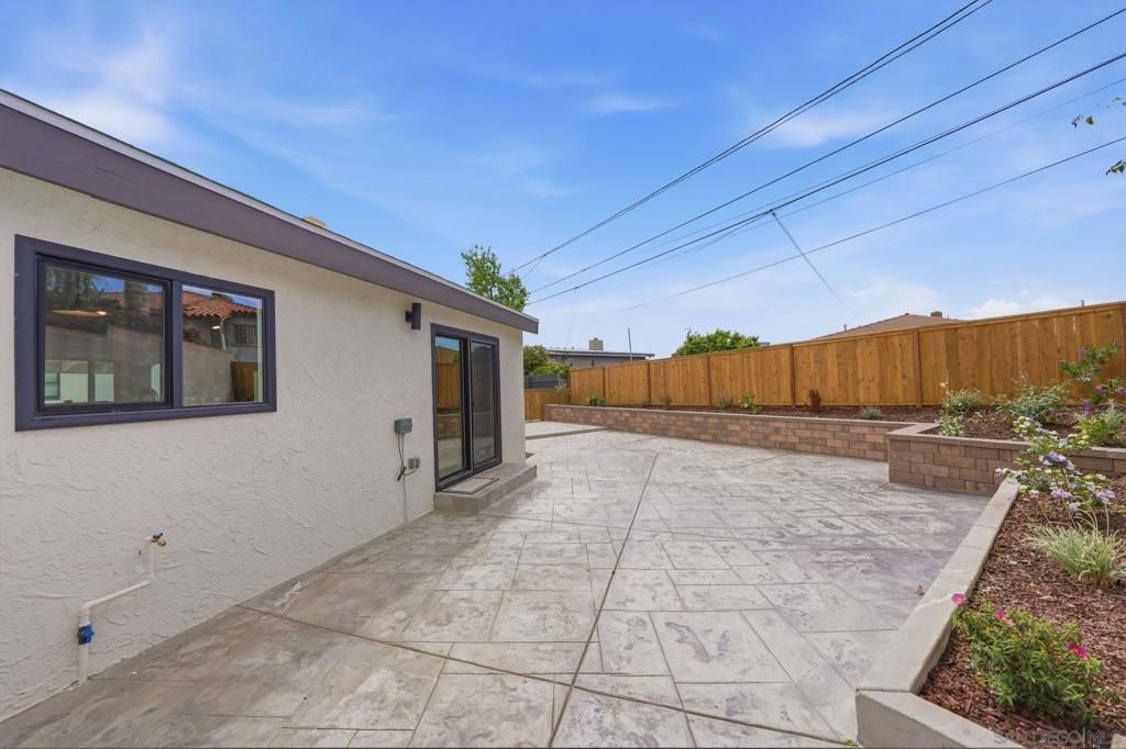 Image 40 of property listing at 3344 Goldfinch St, San Diego, CA 92103