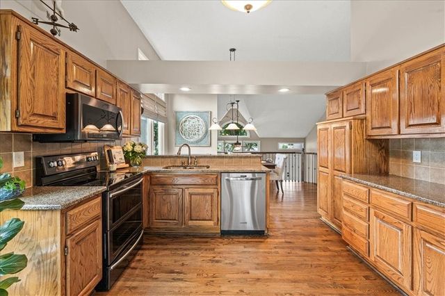 21408 W 47th Court, Shawnee, KS 66218