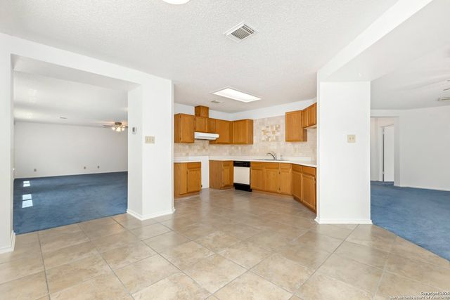 8014 Elk Glade, Converse, TX 78109