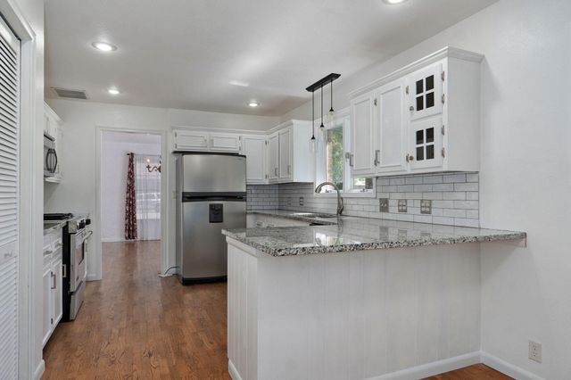 612 E Glendale Street, Aurora, MO 65605