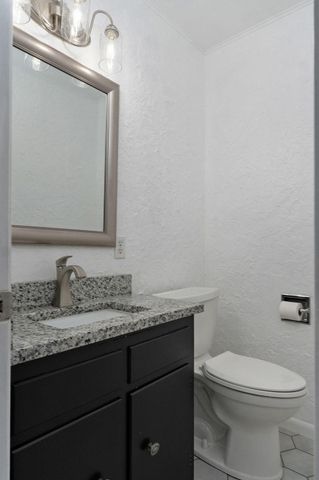 612 E Glendale Street, Aurora, MO 65605