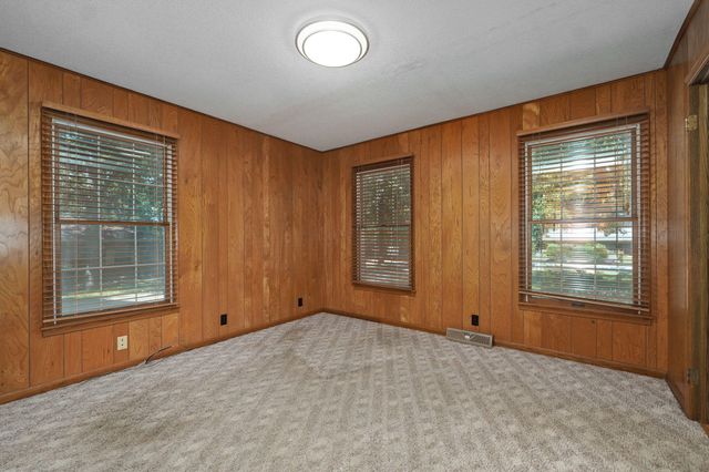 612 E Glendale Street, Aurora, MO 65605