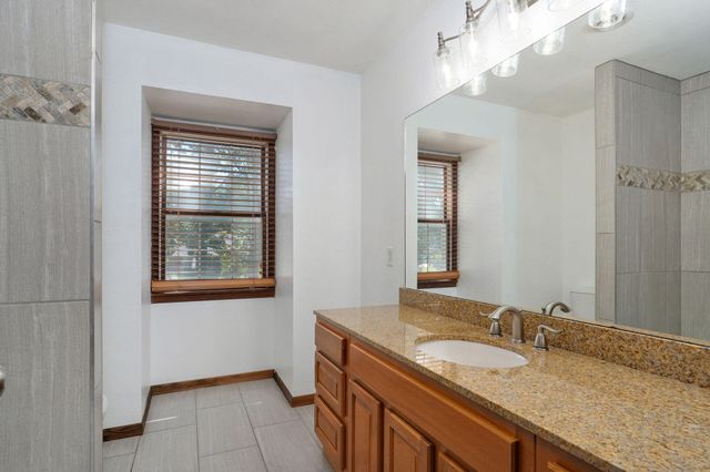 612 E Glendale Street, Aurora, MO 65605