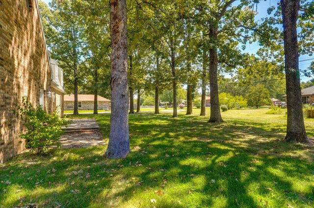 612 E Glendale Street, Aurora, MO 65605