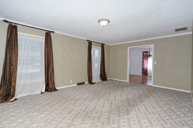 612 E Glendale Street, Aurora, MO 65605