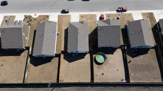 517 Halfmoon DR, Lockhart, TX 78644