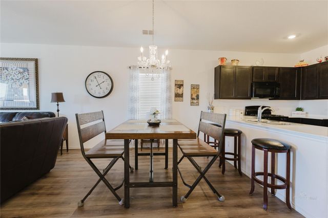 517 Halfmoon DR, Lockhart, TX 78644