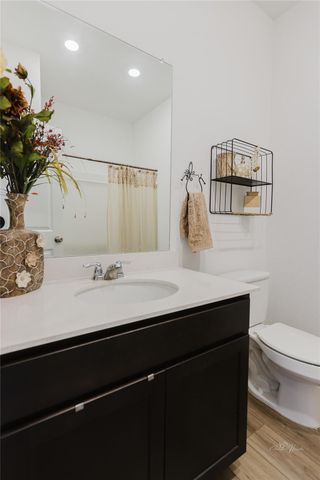 517 Halfmoon DR, Lockhart, TX 78644