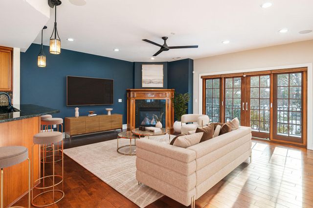 934 W Huron Street, Ann Arbor, MI 48103