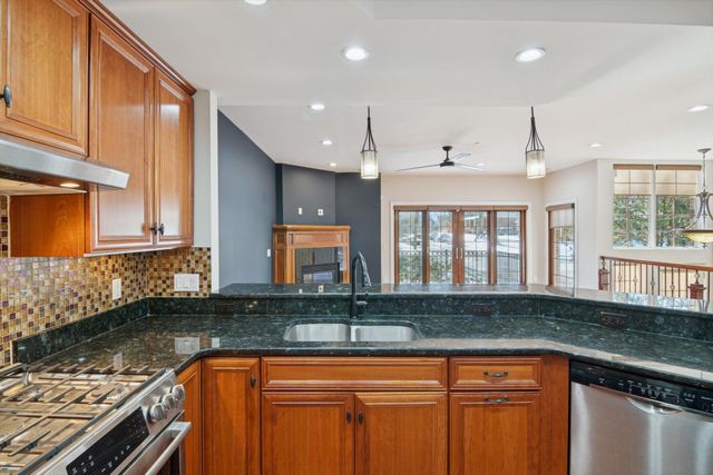 934 W Huron Street, Ann Arbor, MI 48103