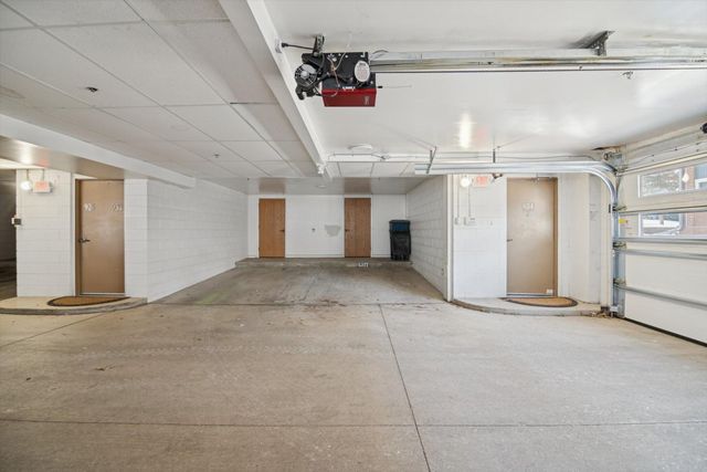 934 W Huron Street, Ann Arbor, MI 48103