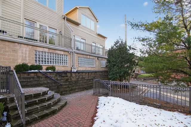 934 W Huron Street, Ann Arbor, MI 48103