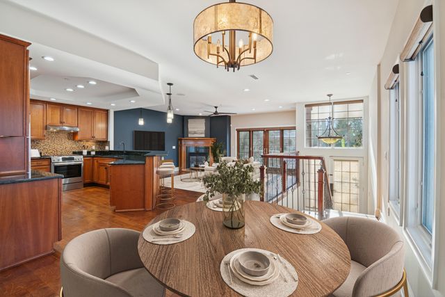 934 W Huron Street, Ann Arbor, MI 48103