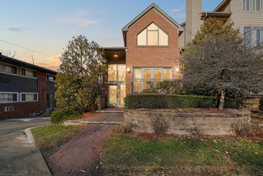 934 W Huron Street, Ann Arbor, MI 48103