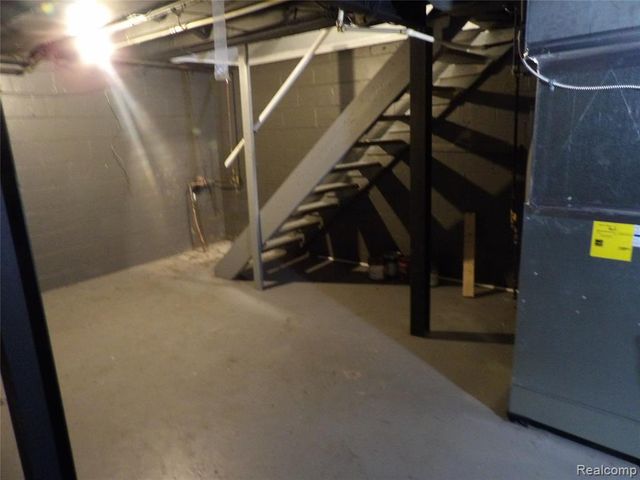 19985 Meyers Road, Detroit, MI 48235