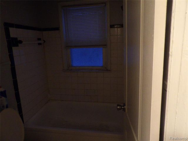 19985 Meyers Road, Detroit, MI 48235