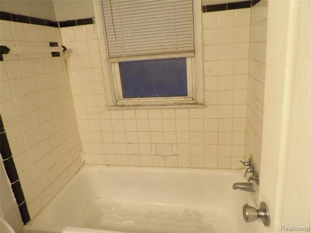 19985 Meyers Road, Detroit, MI 48235