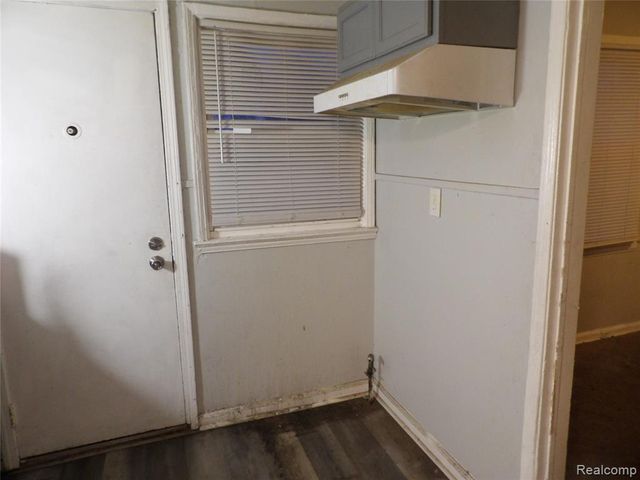 19985 Meyers Road, Detroit, MI 48235