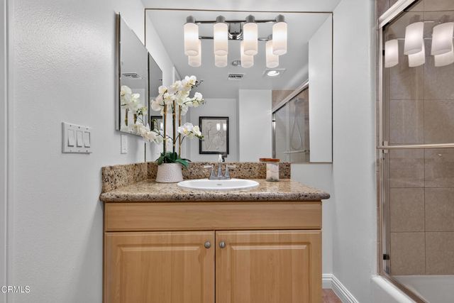 2435 Florencita W 105, Montrose, CA 91020
