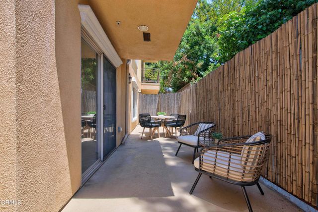 2435 Florencita W 105, Montrose, CA 91020