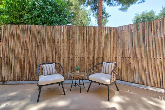 2435 Florencita W 105, Montrose, CA 91020