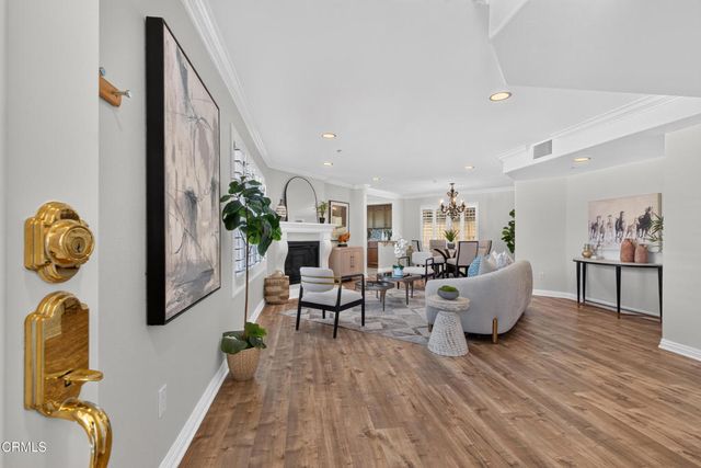 2435 Florencita W 105, Montrose, CA 91020