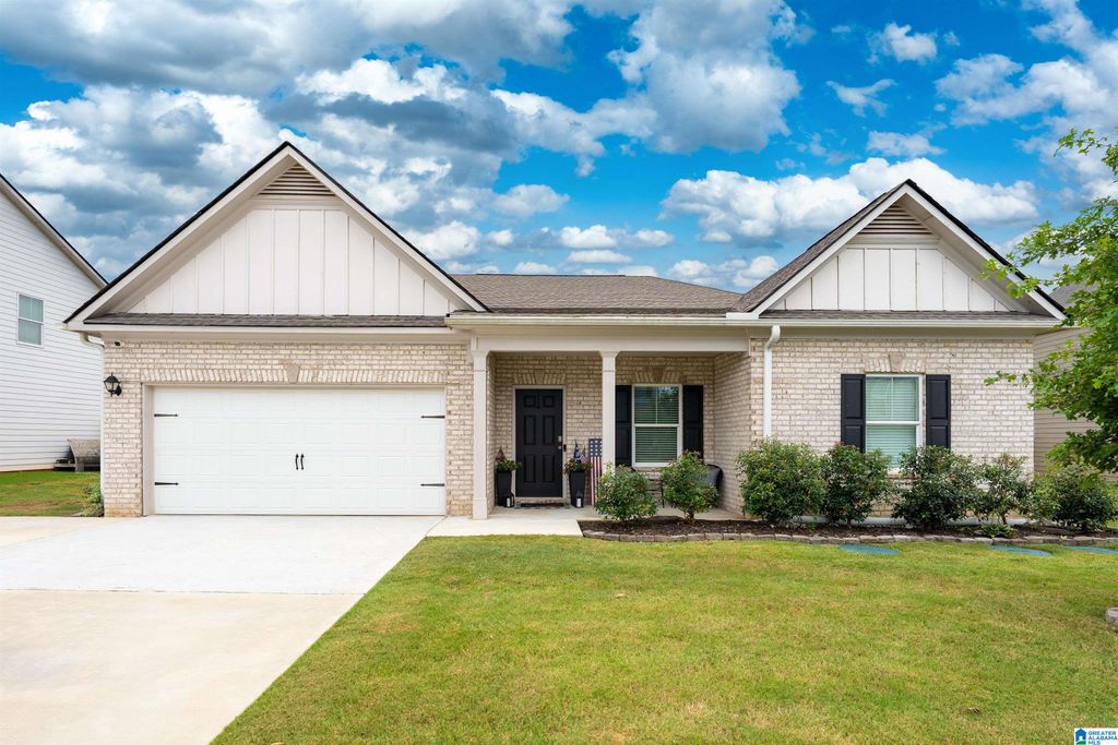 513 BRIDLEWOOD CIRCLE, Morris, AL 35116