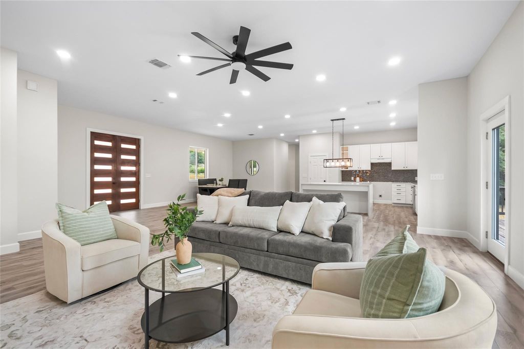 197 S Buckhorn DR, Bastrop, TX 78602