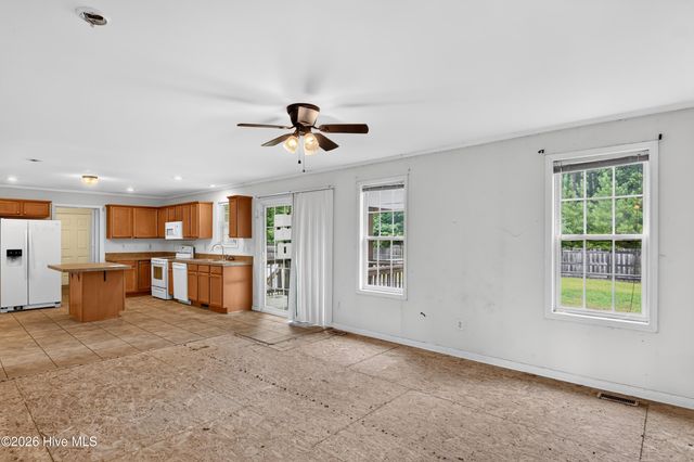 467 Union Bethel Road, Hampstead, NC 28443