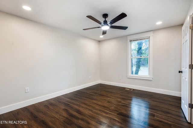 1287 E Harper Ave, Maryville, TN 37804
