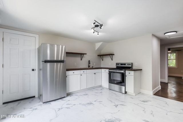1287 E Harper Ave, Maryville, TN 37804