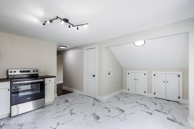 1287 E Harper Ave, Maryville, TN 37804