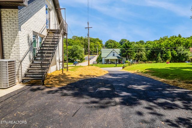 1287 E Harper Ave, Maryville, TN 37804